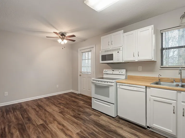 5126 Middle Ridge Ln — Photo 9