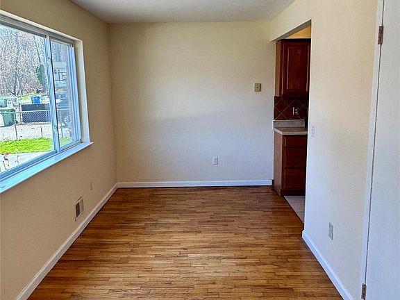 3rd image of 15 Rivervale Road