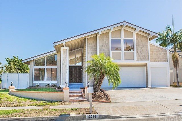 1st image of 16014 Las Palmeras Ave