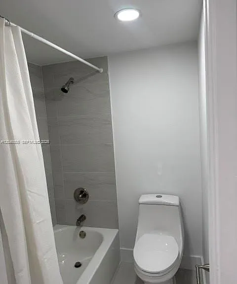 17021 N Bay Rd #509 — Photo 8