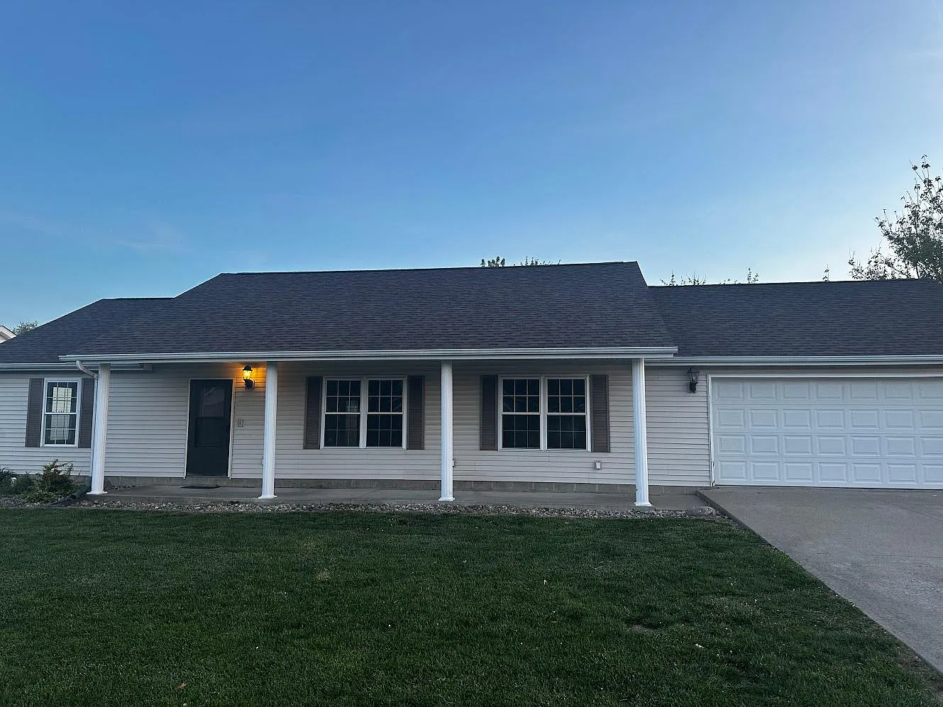 3 bed, 1350 sqft, $1,850 — Photo 1