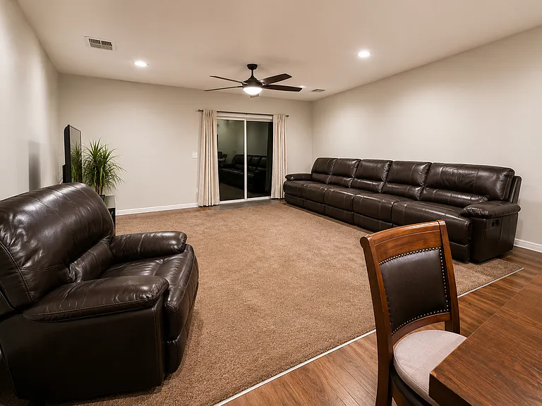 plently of space in the living room.