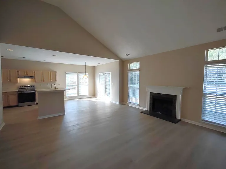 1111 Land Grant Rd — Photo 8