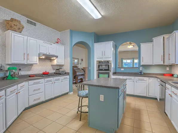 1042 Reynosa Loop SE, Rio Rancho, NM 87124