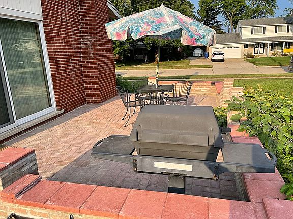 4th image of 3328 Hughes Dr