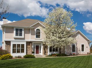 1872 River Lakes Rd S, Oconomowoc, WI 53066