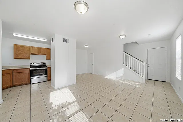 3 bed, 1.5 bath, 1100 sqft, $1,495 — Photo 2
