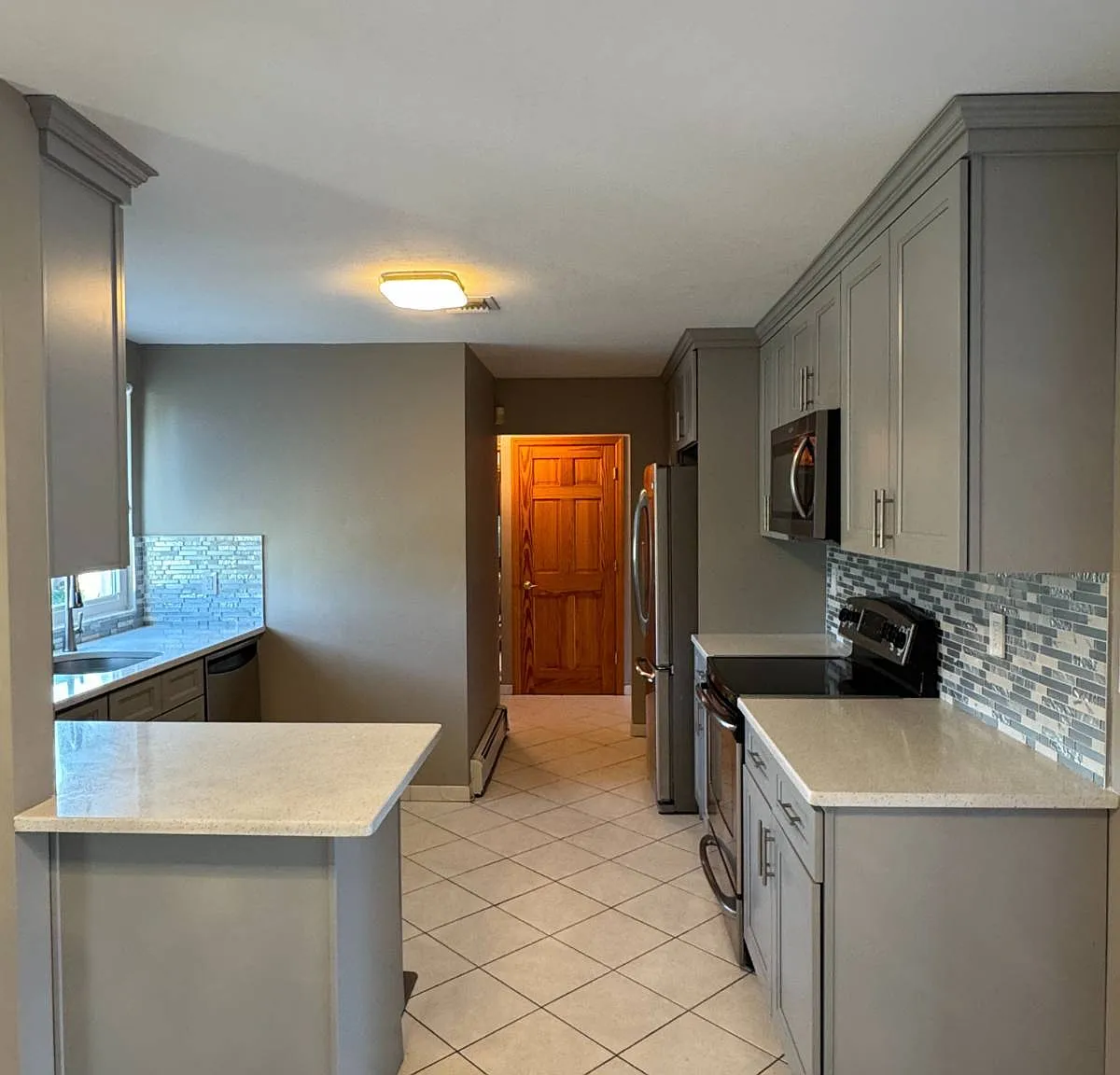 3 bed, 2.5 bath, $4,200 — Photo 2