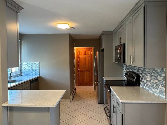 2nd image of 6 Albergo Ct