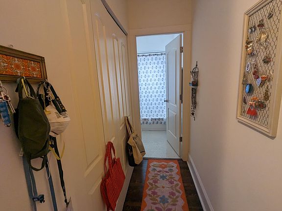4th image of 4847 N Kimball Ave APT 2G