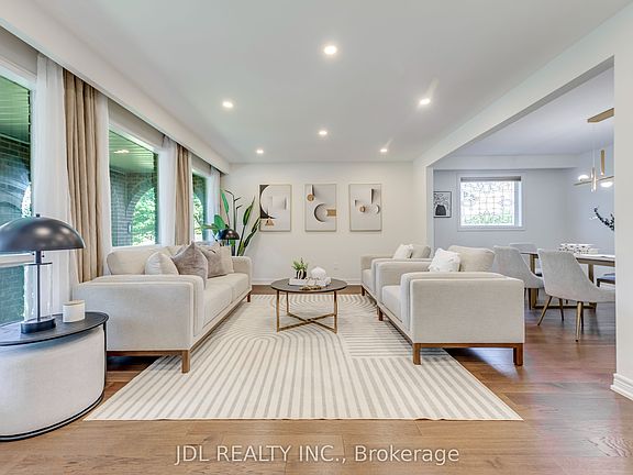 5th image of 323 Warminster Dr S