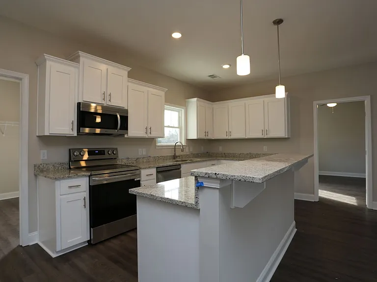 115 Avalon Trce — Photo 3