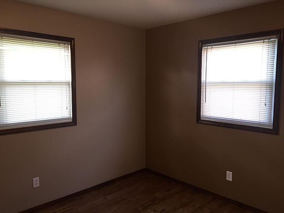 3rd image of 5316 Plaza Ave