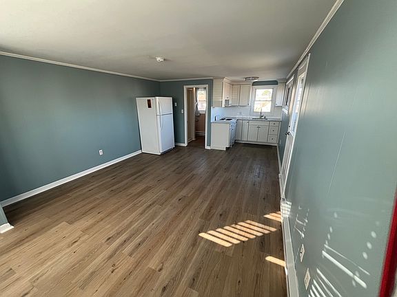 3rd image of 10 James St #10