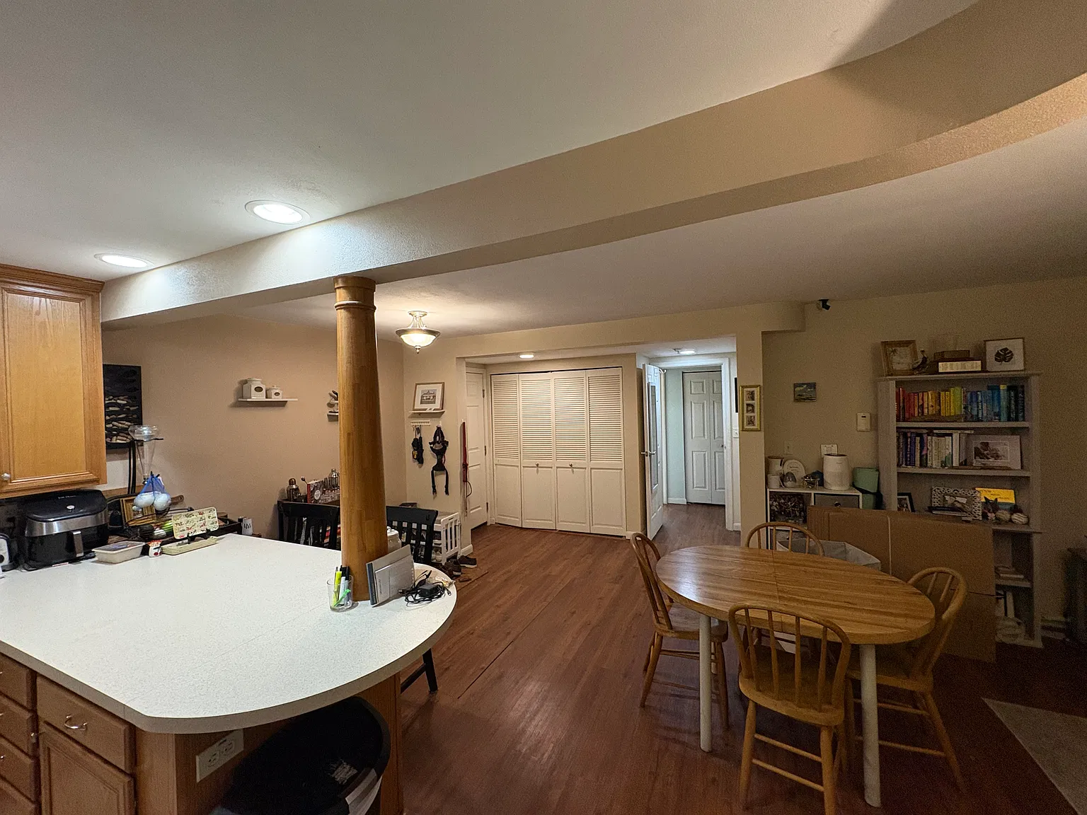 2 bed, 975 sqft, $1,800 — Photo 2