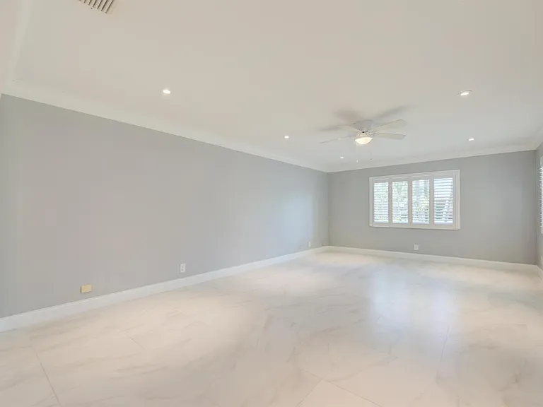 2603 NE 35th St — Photo 10