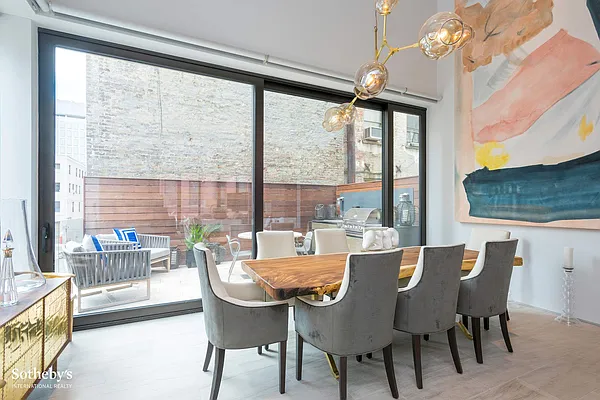 Sold by Sotheby's International Realty | media 4