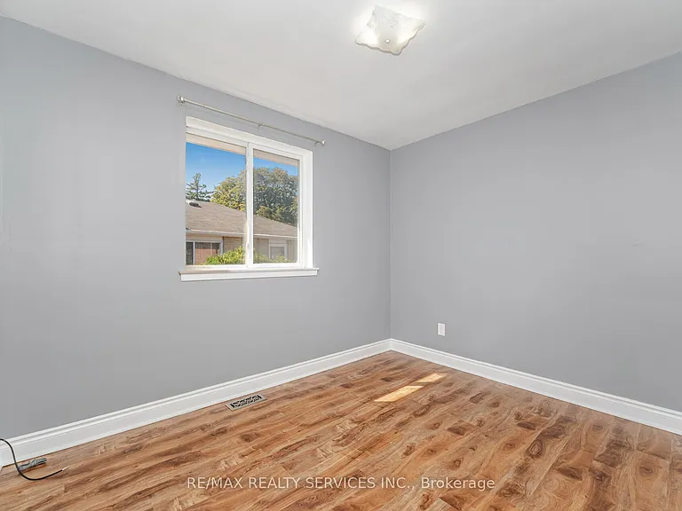 61 Avondale Blvd — Photo 19