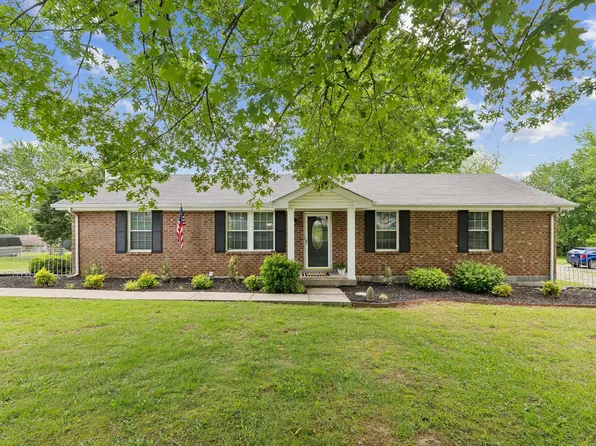 2138 Old Greenbrier Pike, Greenbrier, TN 37073