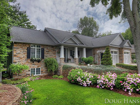 3rd image of 2951 Joshua Ct