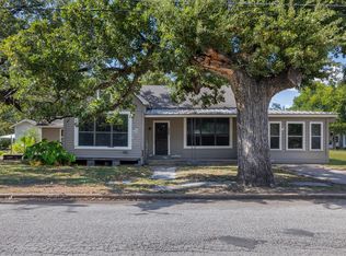 488 7th St, Somerville, TX 77879