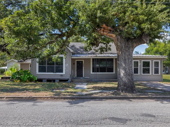 488 7th St, Somerville, TX 77879