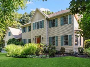 3 Pasco Cir, Warwick, RI 02886