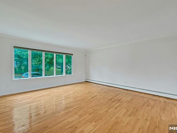 3rd image of 141 Middlesex Ave