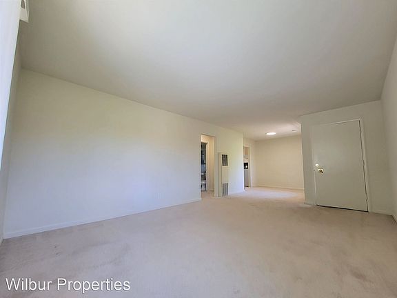 5th image of 1311 Hoover St APT 3