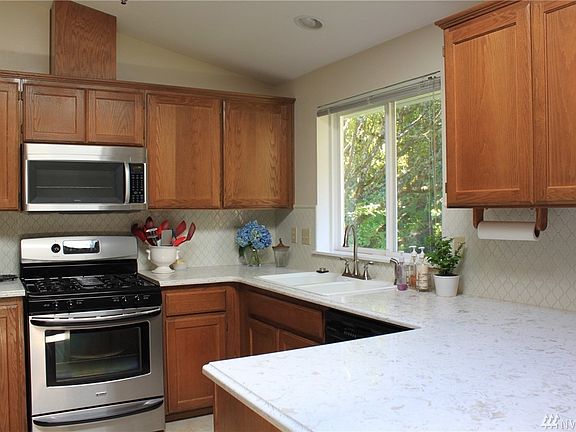 3rd image of 1702 23rd Avenue Ct SE