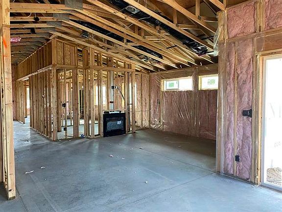 4th image of 12942 W Pacific Ave