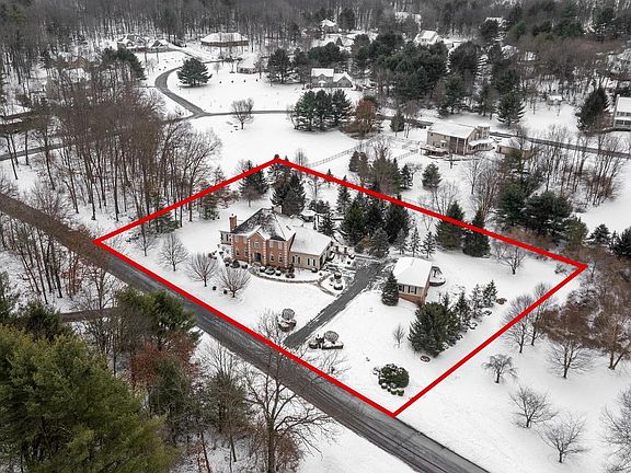 5th image of 293 Michael Rd