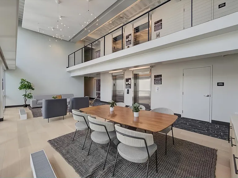 145 Leavenworth St — Photo 18