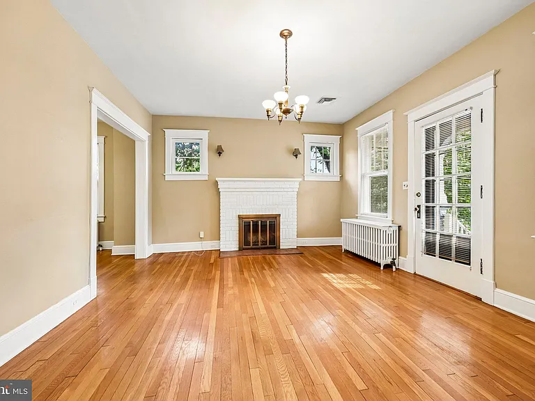 526 N Ivy St — Photo 12