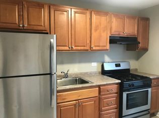 9015 Windemere Ave #1E, Brookfield, IL 60513