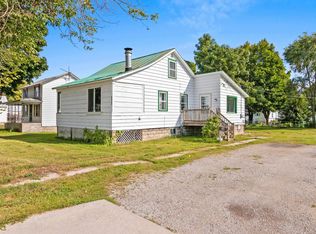 232 Center St, Oconto, WI 54153