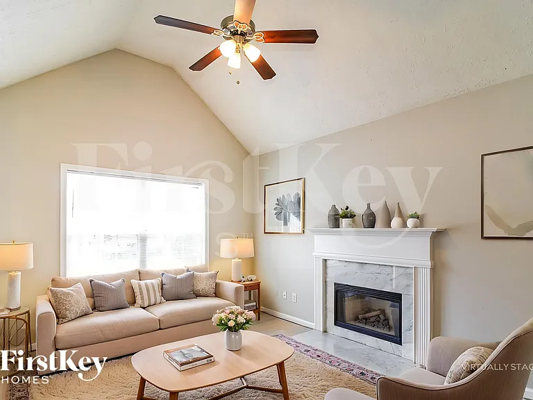 8012 Mustang Ln — Photo 4