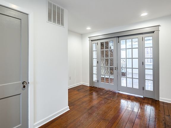 3rd image of 2313 Coral St