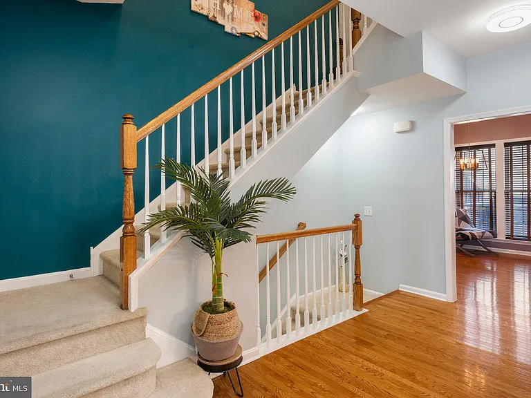 235 Baxter Dr — Photo 16