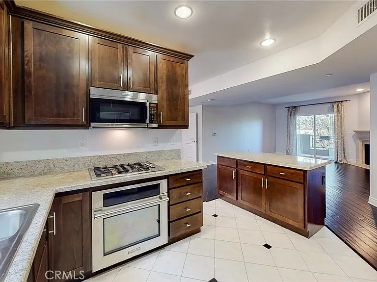 4424 Whitsett Ave #206 — Photo 19