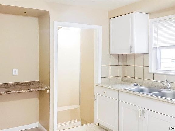 2nd image of 8690 Fielding St