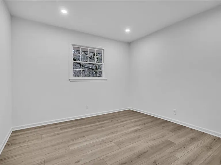 3296 Columbia Woods Dr — Photo 25