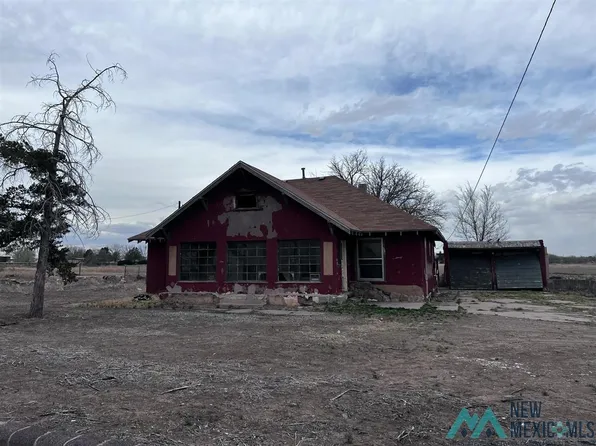 1921 W McGaffey St, Roswell, NM 88203