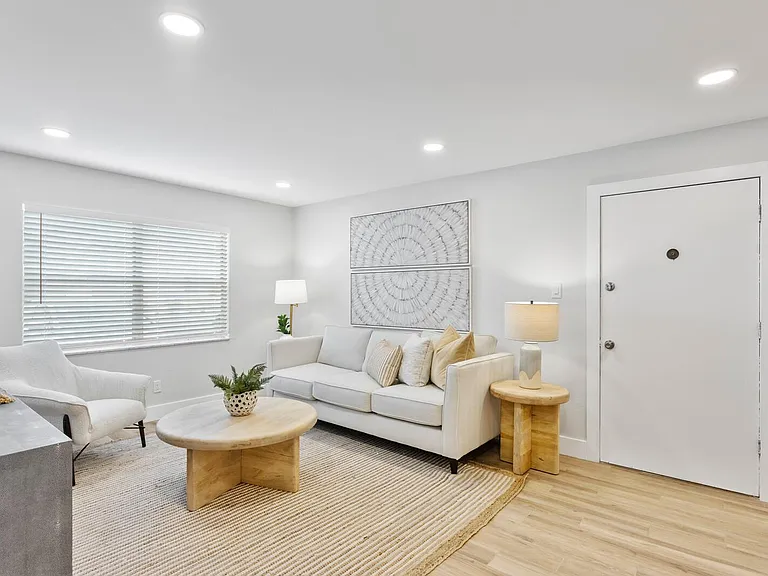 3618 W Lykes Ave #203 — Photo 20