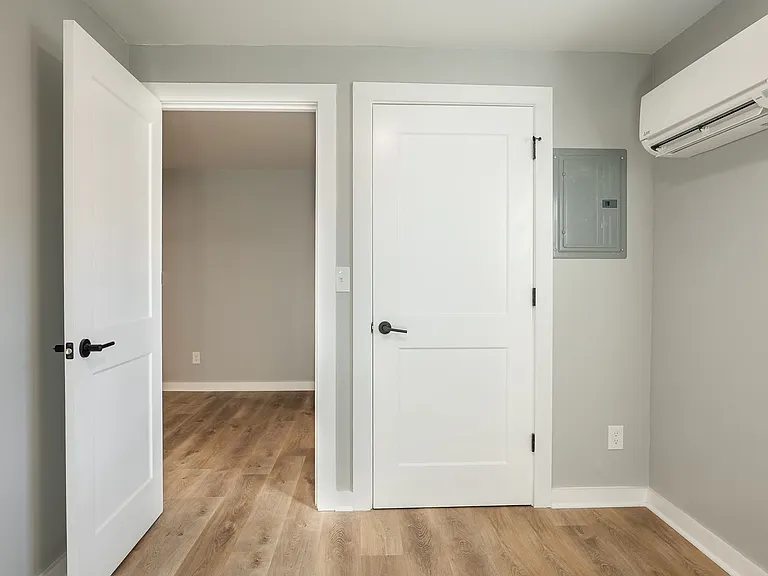 650 4th St NE #12 — Photo 8