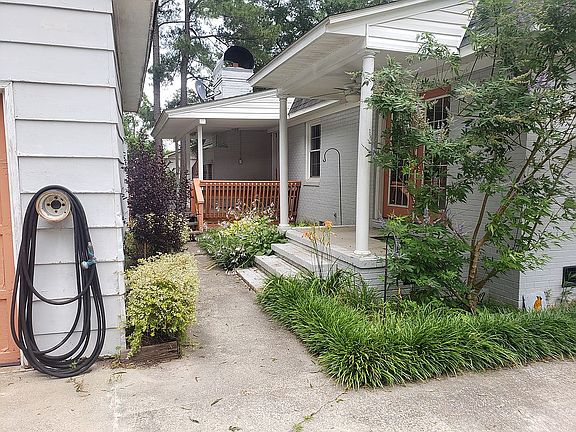 2nd image of 2900 Berkley Dr