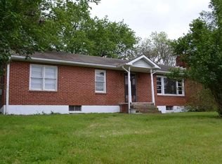 708 Franks Mill Rd, Staunton, VA 24401