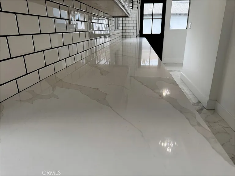 310 Alexander St — Photo 27
