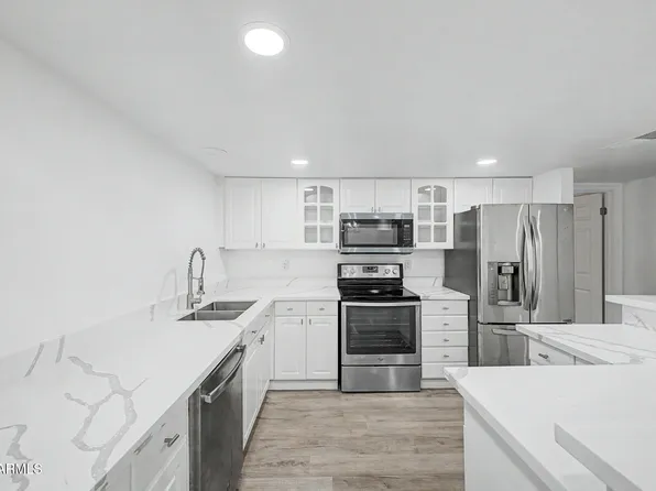 2613 E MICHIGAN Avenue, Phoenix, AZ 85032