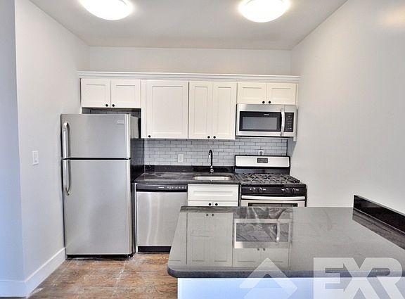 2nd image of 944 Marcy Ave APT 5C